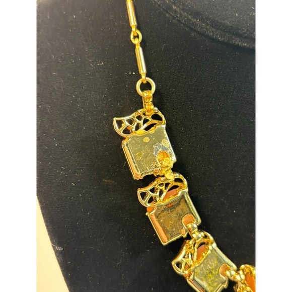 Vintage Gold Tone Lucite Necklace Set Intricate Metal Work Filigree Coro READ - Picture 11 of 13